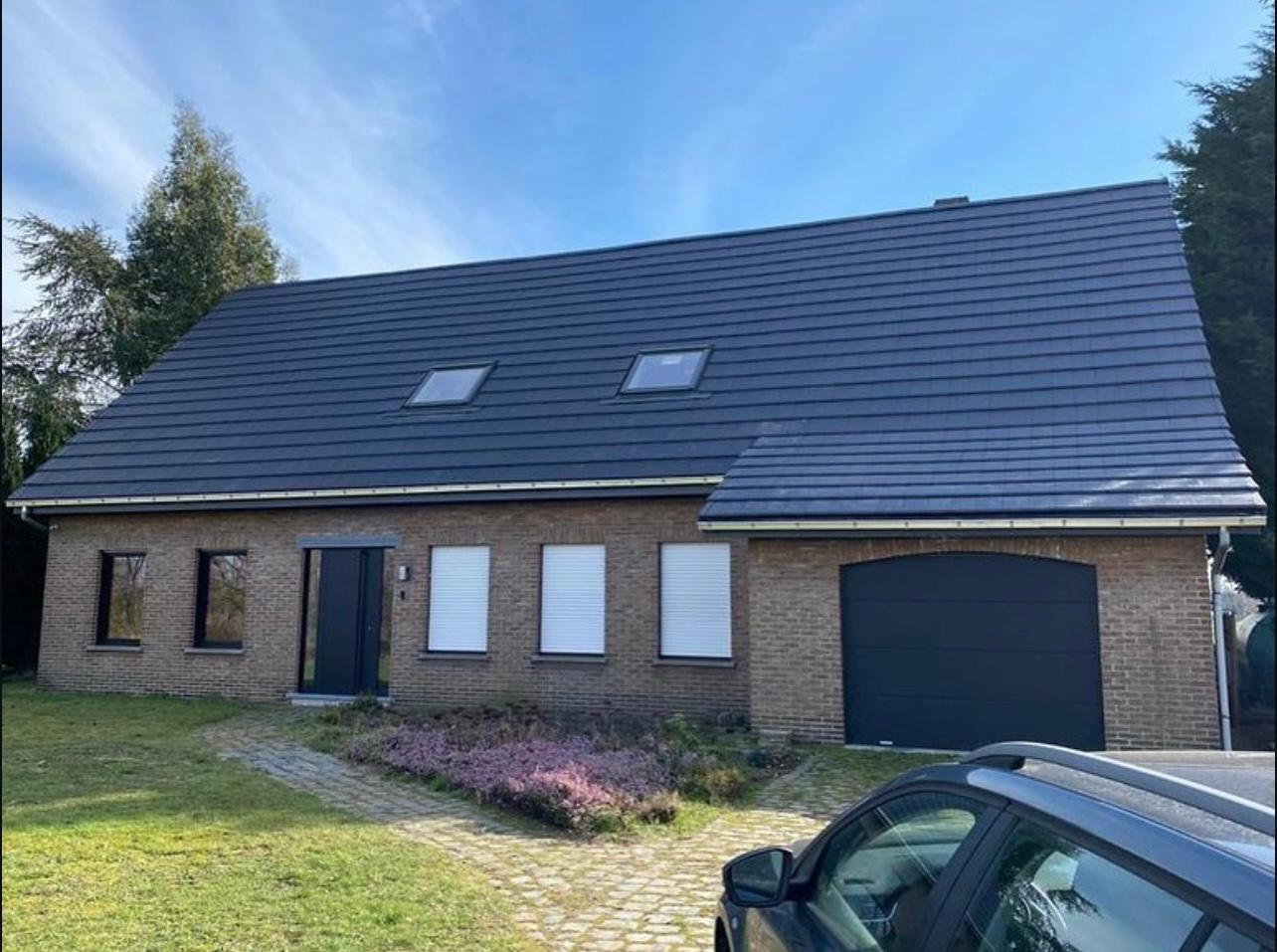 Nieuw dak met dakvensters door De Renovatie Meesters